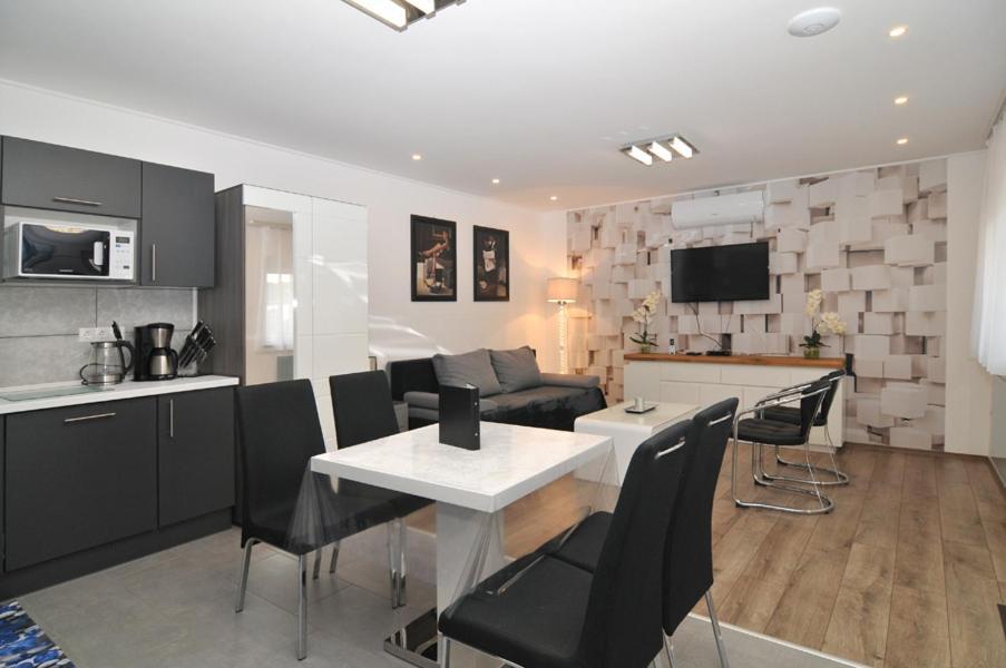 Apartment Silver