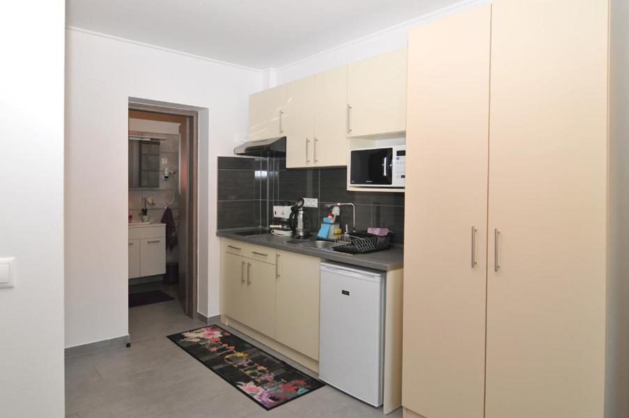 Silver Apartment