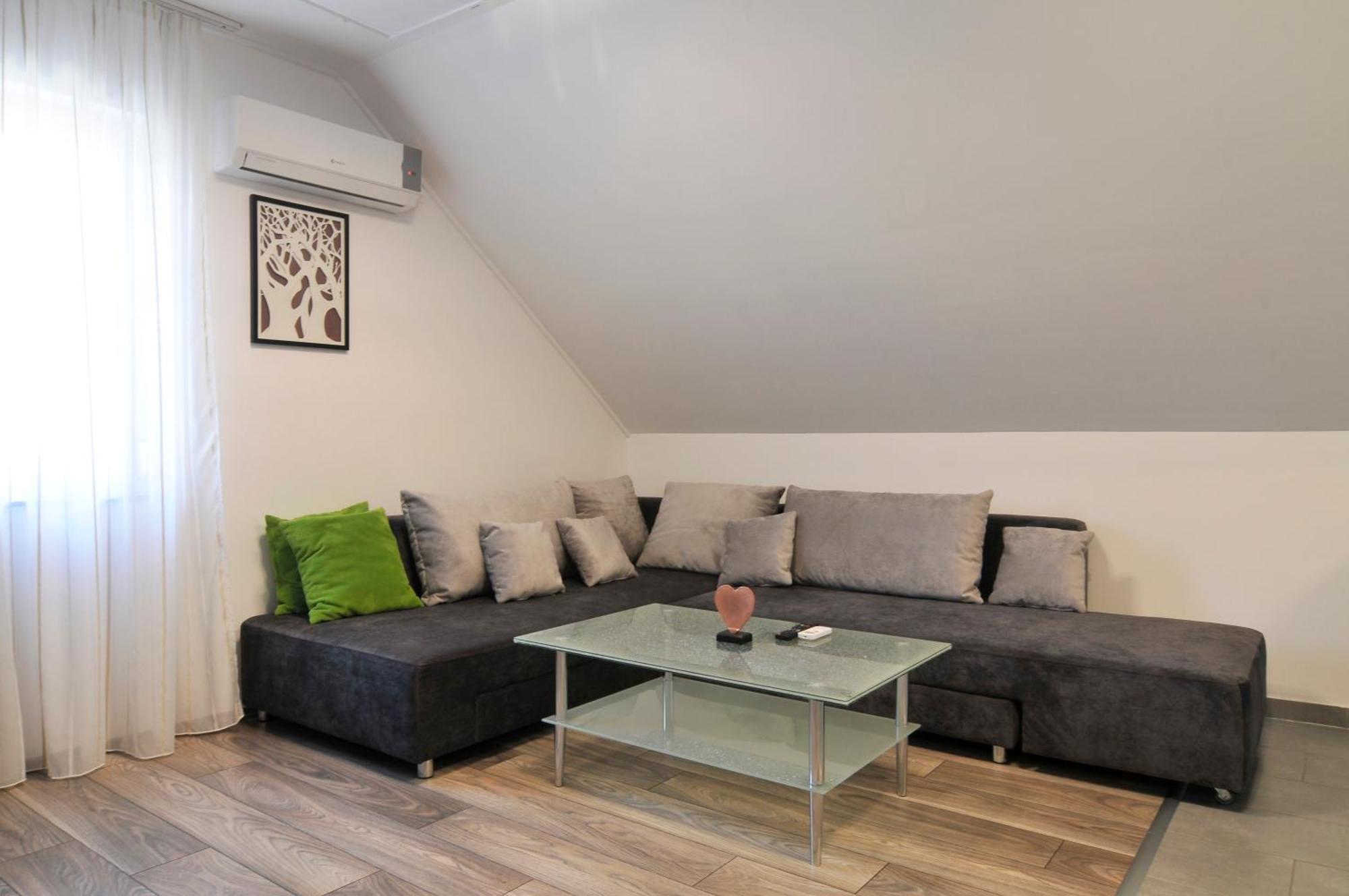 Silver Apartment