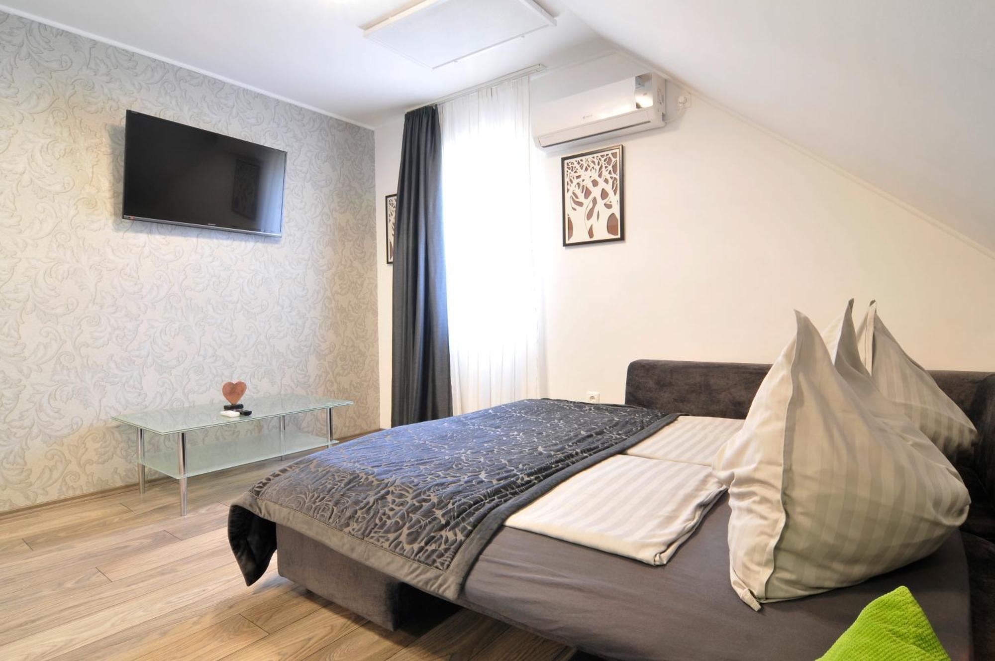 Apartment Silver