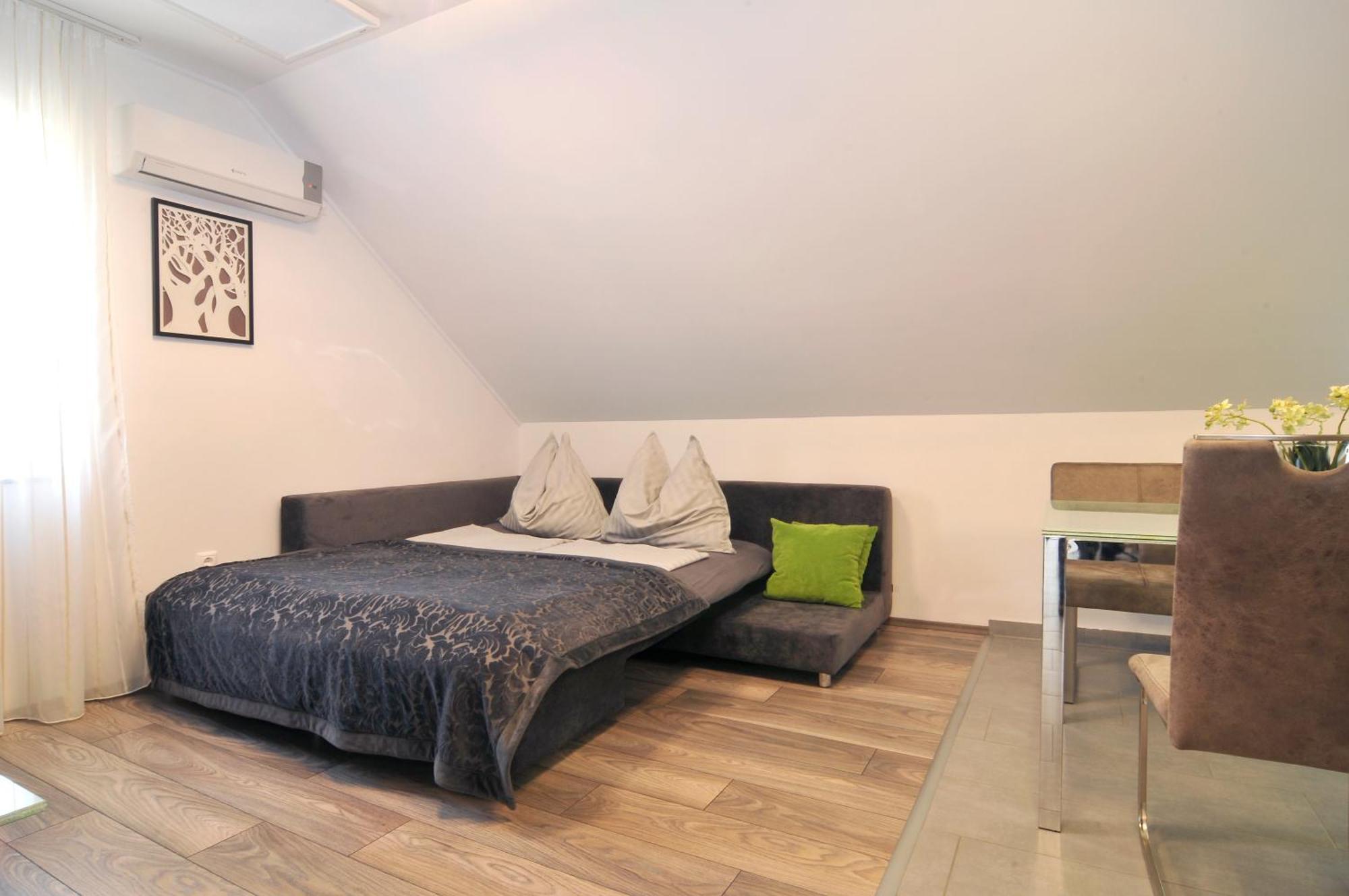 Apartment Silver *